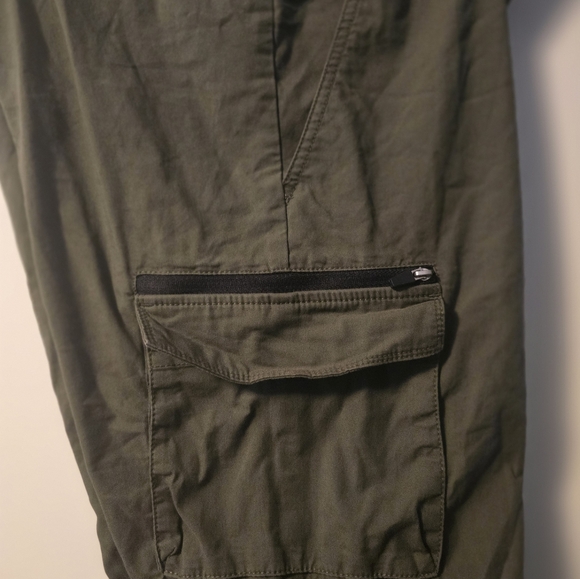 3 Pair, 1 Pair Tahari Jeans & 3 Pair Old Navy Performance Joggers - Picture 9 of 15